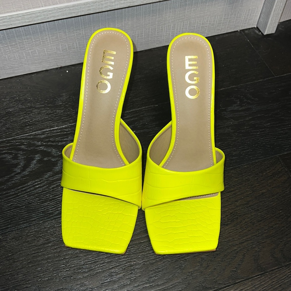 EGO MULE HEELS LIME GREEN